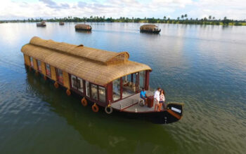 Lake Laughter Luxury Houseboat