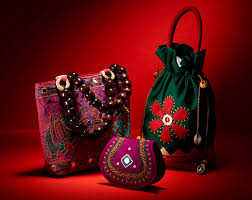 Karnataka’s Handicrafts & Silk Shopping Guide