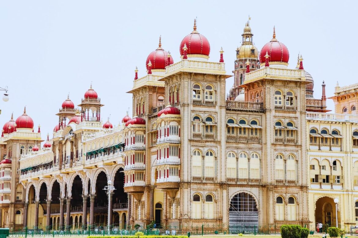 A Weekend Guide to Mysore: Palaces, Gardens & Markets