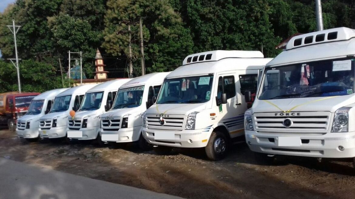 How to book Luxury North India tours with private vehicles